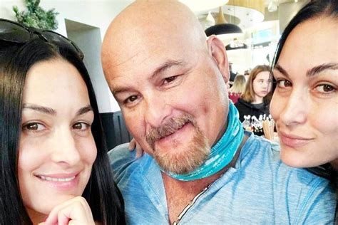 bella sisters|bella twins father.